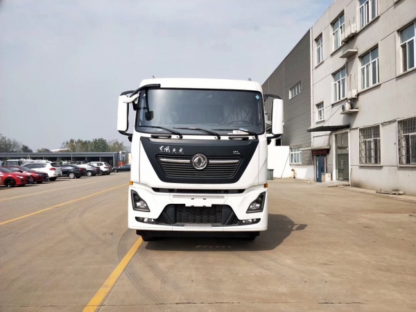 國(guó)六天龍灑水車(chē)12/18立方